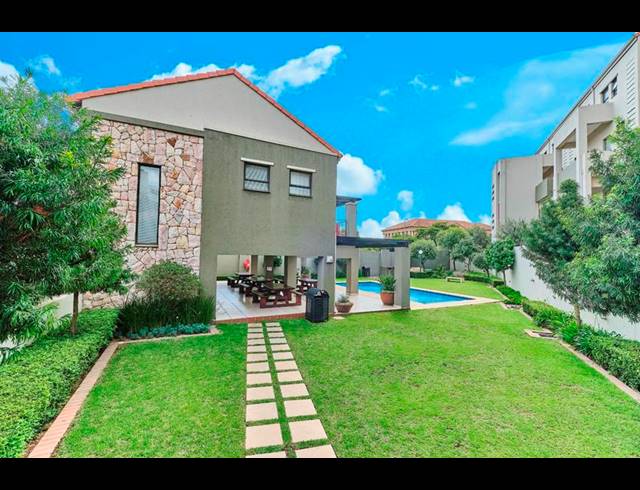 2 BEDROOM APARTMENT FOR SALE IN SUNNINGHILL